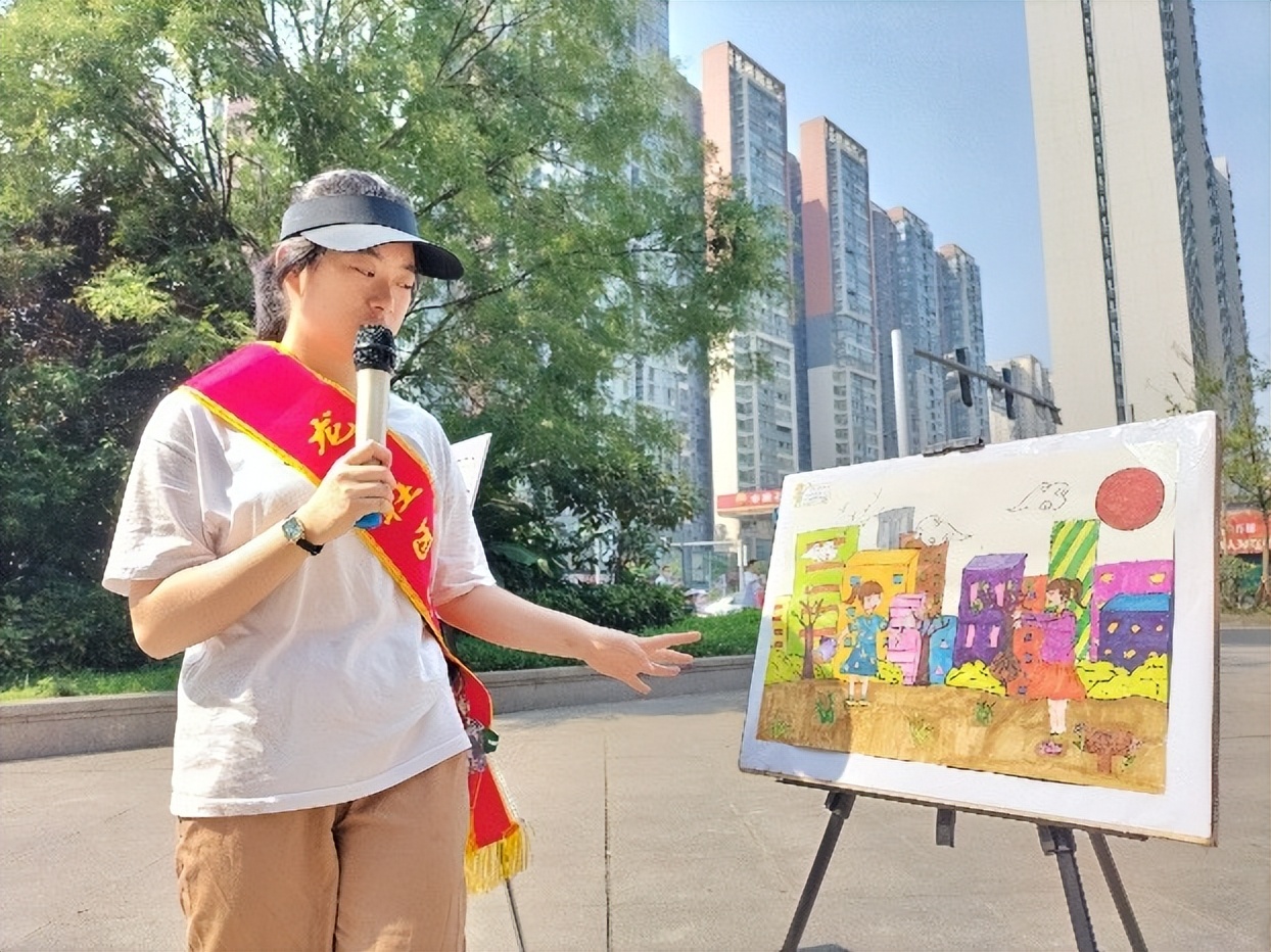 成都市郫都区犀浦街道龙梓社区文明宣传艺术展成亮点