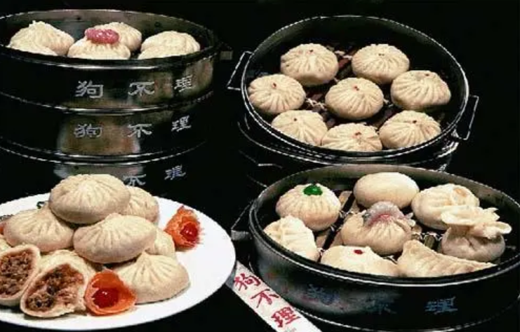 165岁的“狗不理”包子，如今为何卖不动了？食客：你去看看价格