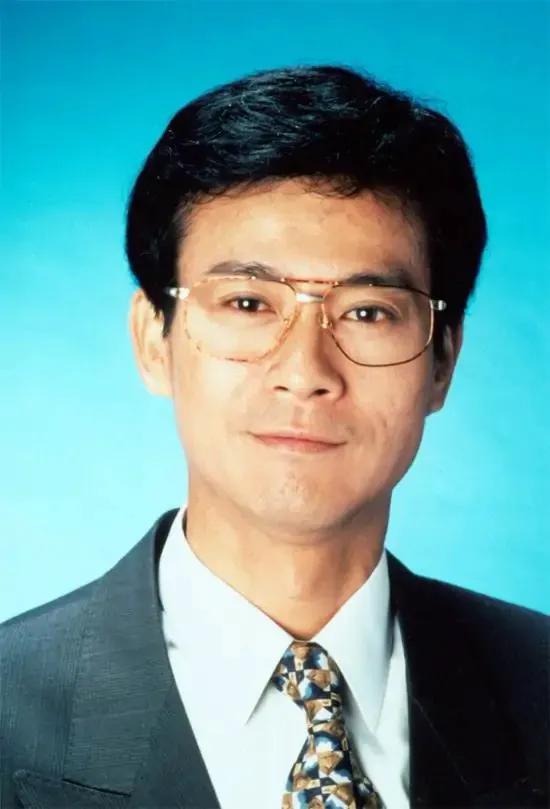 玉树临风了一辈子，可惜女儿们没有继承他的好基因