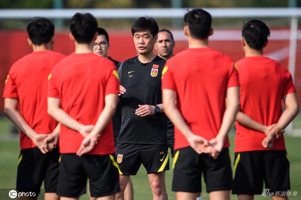 世預賽中國對阿曼比分預測（吳曦復出！外媒卻預測阿曼2-0戰勝國足： 他們能找到中國隊防守漏洞）
