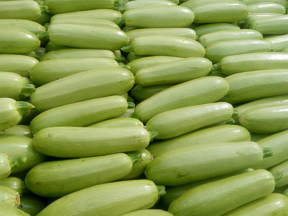 这几种蔬菜会对身体有一定的危害，不妨看一下，尽快列入黑名单