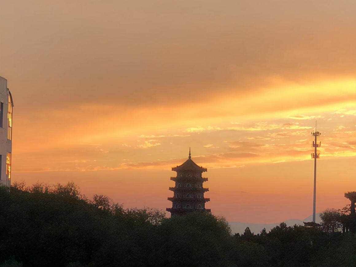 初中毕业学什么？学习计算机好不好？慧中IT学院延庆校区一探究竟