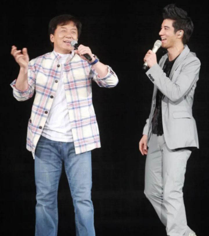 成龙大哥除了管教不好儿子,没想到代言各类品牌也会这么倒霉