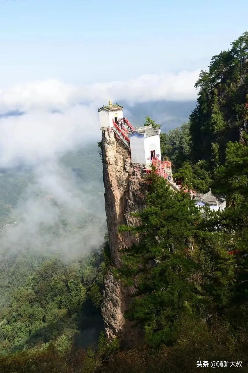 中国旅游卫视(8月强烈推荐！这14个绝美之地，人少景美，太适合夏天去了)