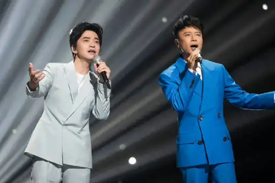 用粤语唱国语歌，李健胜出的背后，是实力过硬还是操作得当？