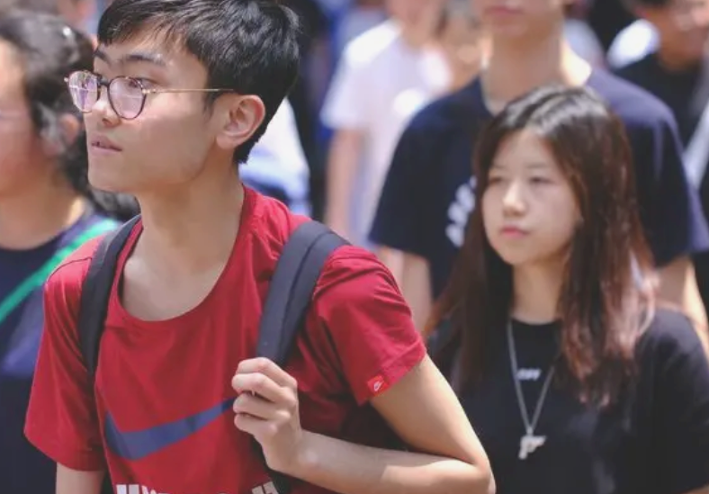 “高考成绩”和“模考成绩”差多少？985学长谈经验，学生要有数