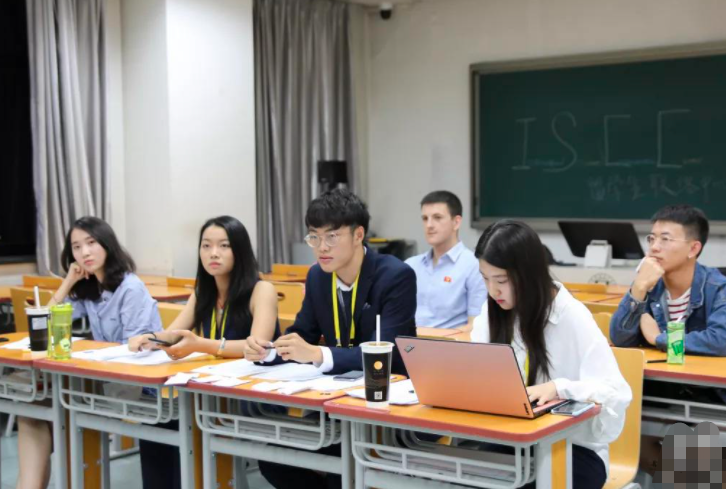 普通大学生和985名校生，究竟差在哪里了？小米面试官一语道破