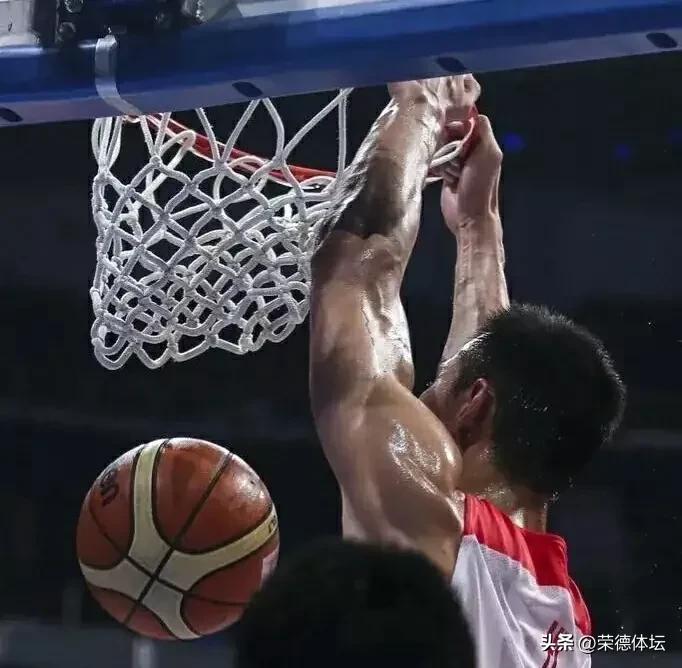 2019篮球世界杯中国队vs尼日利亚（中国男篮，不知道怎么处理球时，就把球交给易建联）