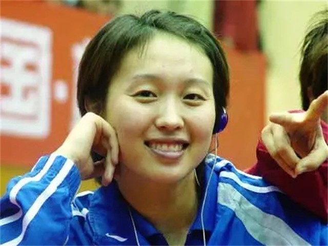 乒乓球运动员白杨图片图片
