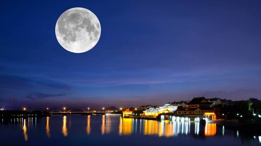 30句经典诗词，与今晚的月亮相伴