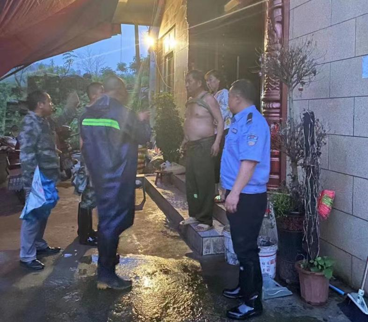 【县级人大】​芷江人大：刘拥军深入乡镇调研乡镇人大工作