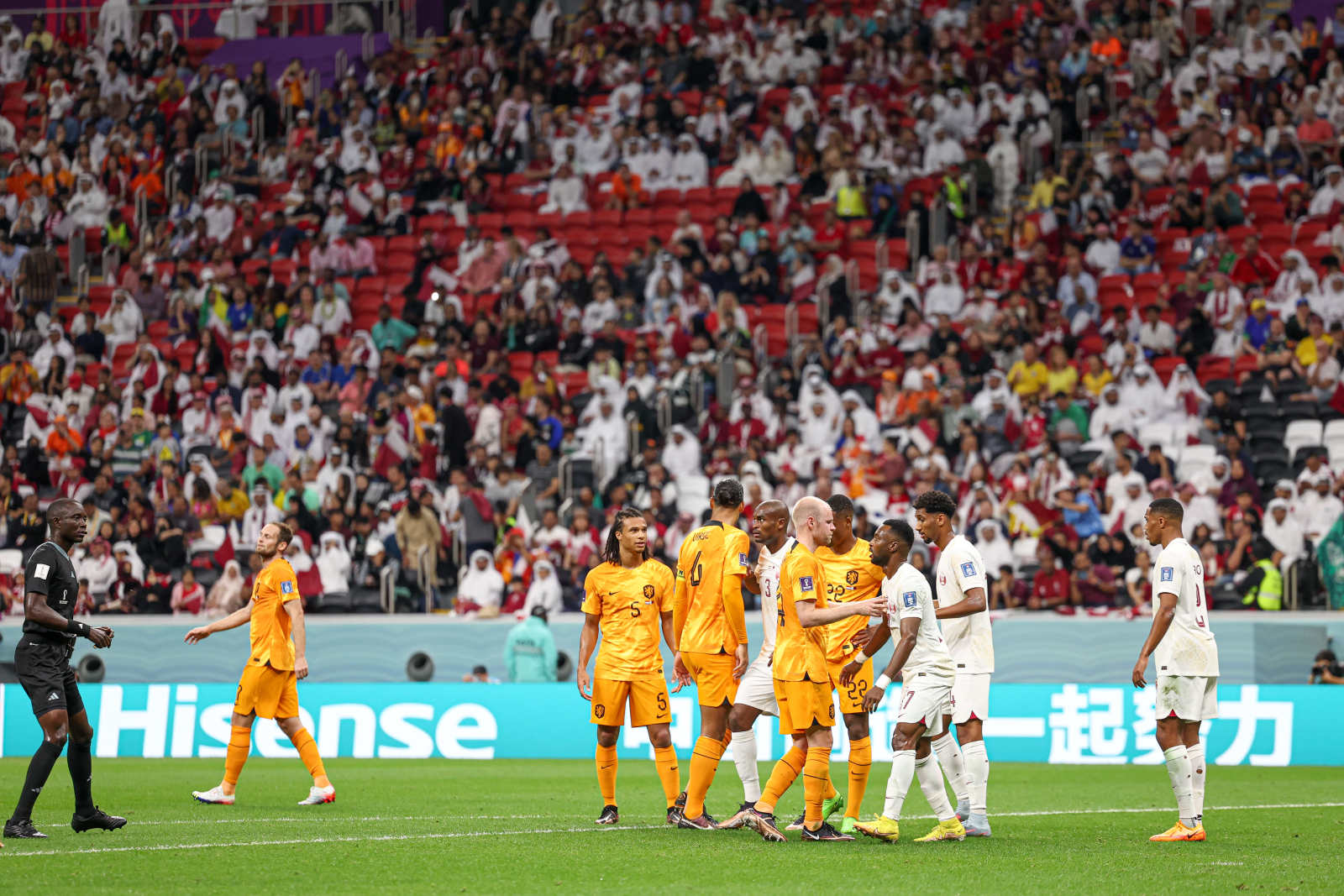 2018年世界杯荷兰晋级之路（2-0！2-1！世界杯太刺激：2场5球，出线4次反转，荷兰夺第1）