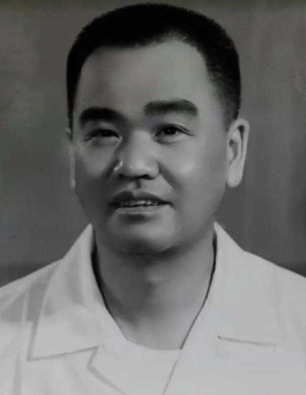 他只是小学文凭，建国后从基层做到湖南省委书记，晚年回农村养老