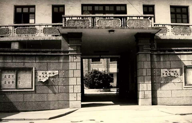 1951年，包头一锅炉工因老婆太漂亮被捕，聂元帅：立即执行死刑