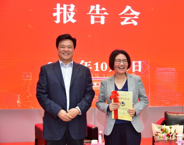 研究芯片15年，一年花任正非4亿，何庭波“备胎”转正后一骑绝尘