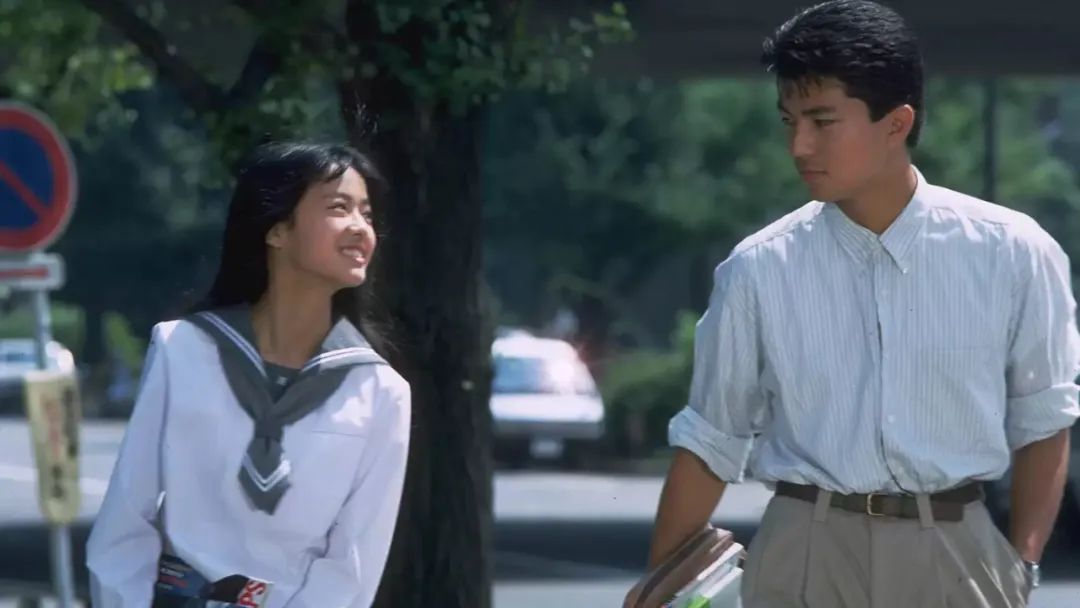 日本国民美少女始祖，曾和成龙一起主演电影！无数粉丝求她复出…