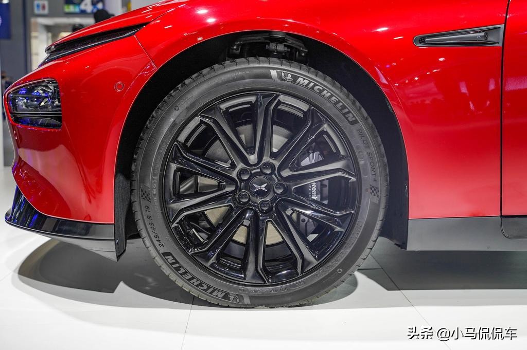 大众迈腾：曾经的保值神器变成如今的烫手山芋，只因大环境变了