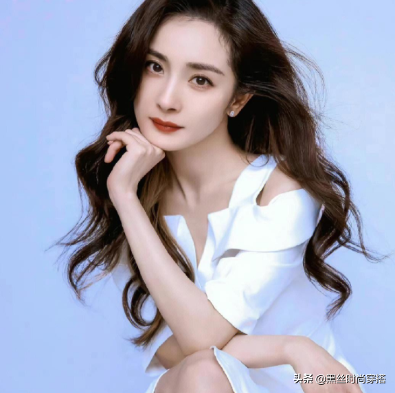 杨幂的确是越活越有知性美，一种成熟女人的魅力．