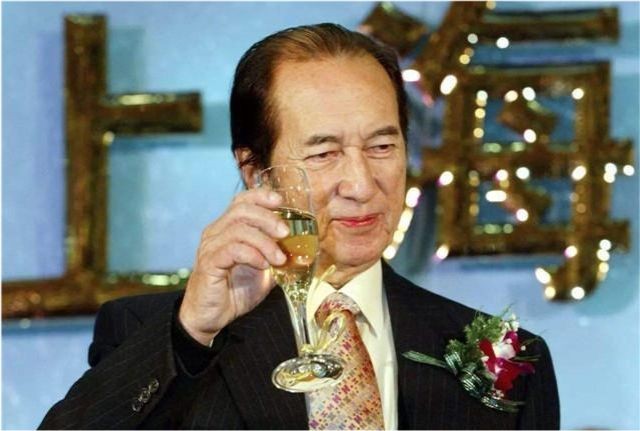 李国宝是谁，能为何鸿燊扶灵？香港第一望族，李嘉诚也让他三分