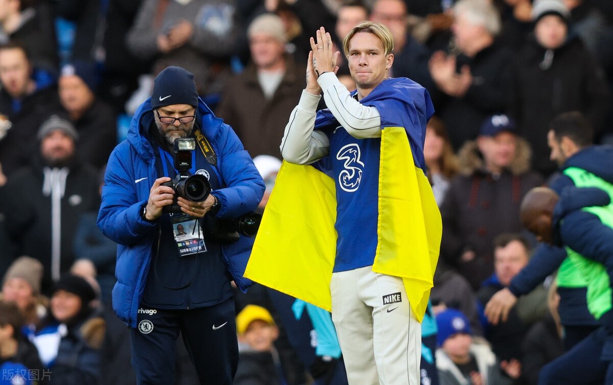 英超球员身价为什么那么贵（英超亿元时代来袭！金主云集，球员身价暴涨，交易越来越离谱）