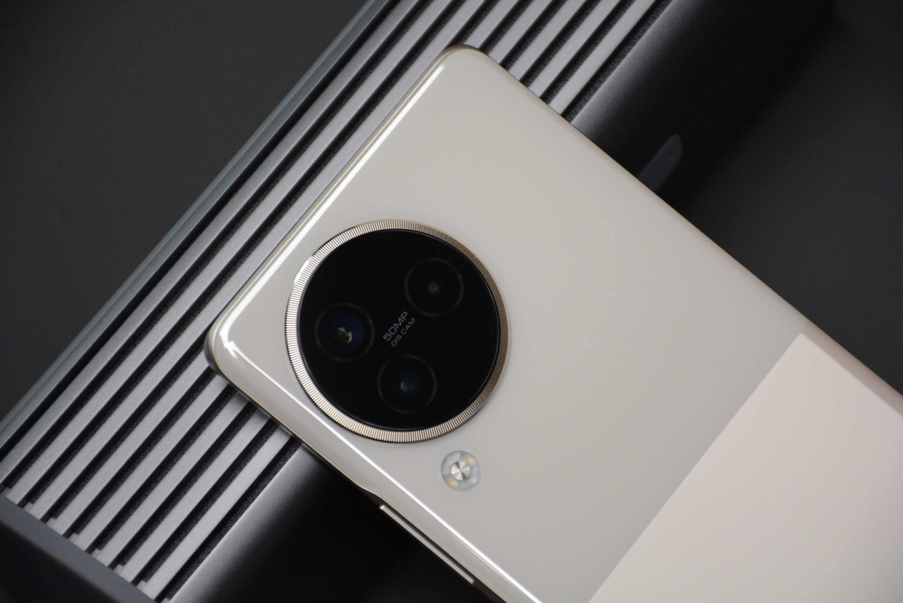 778g真不建议买,小米civi 3表态:"天玑8系才是好芯"