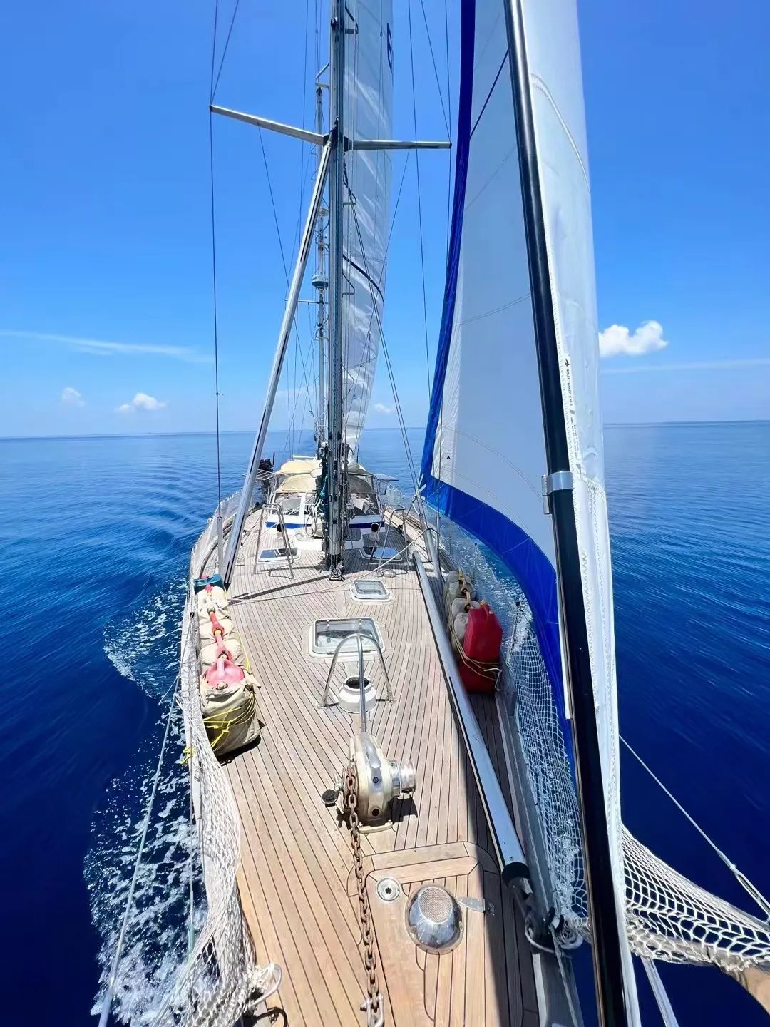 "真正远航的都是疯子!"但我无条件相信我的船长我的船