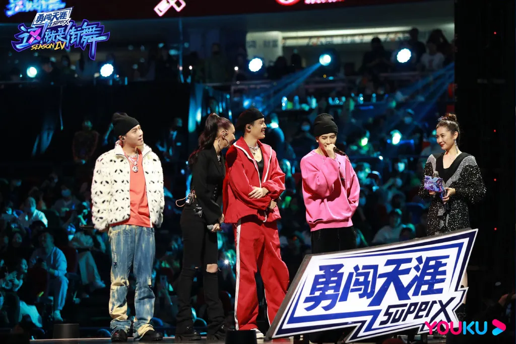 95后疯狂涌入,会员狂涨,这个国综顶流成了品牌的“特别战场”