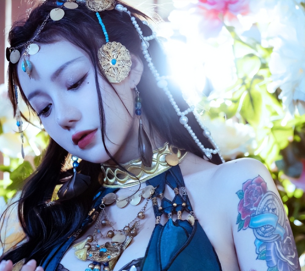 人红是非多！洛丽塔大哥被人假冒tiktok圈粉数十万-哪边嗨