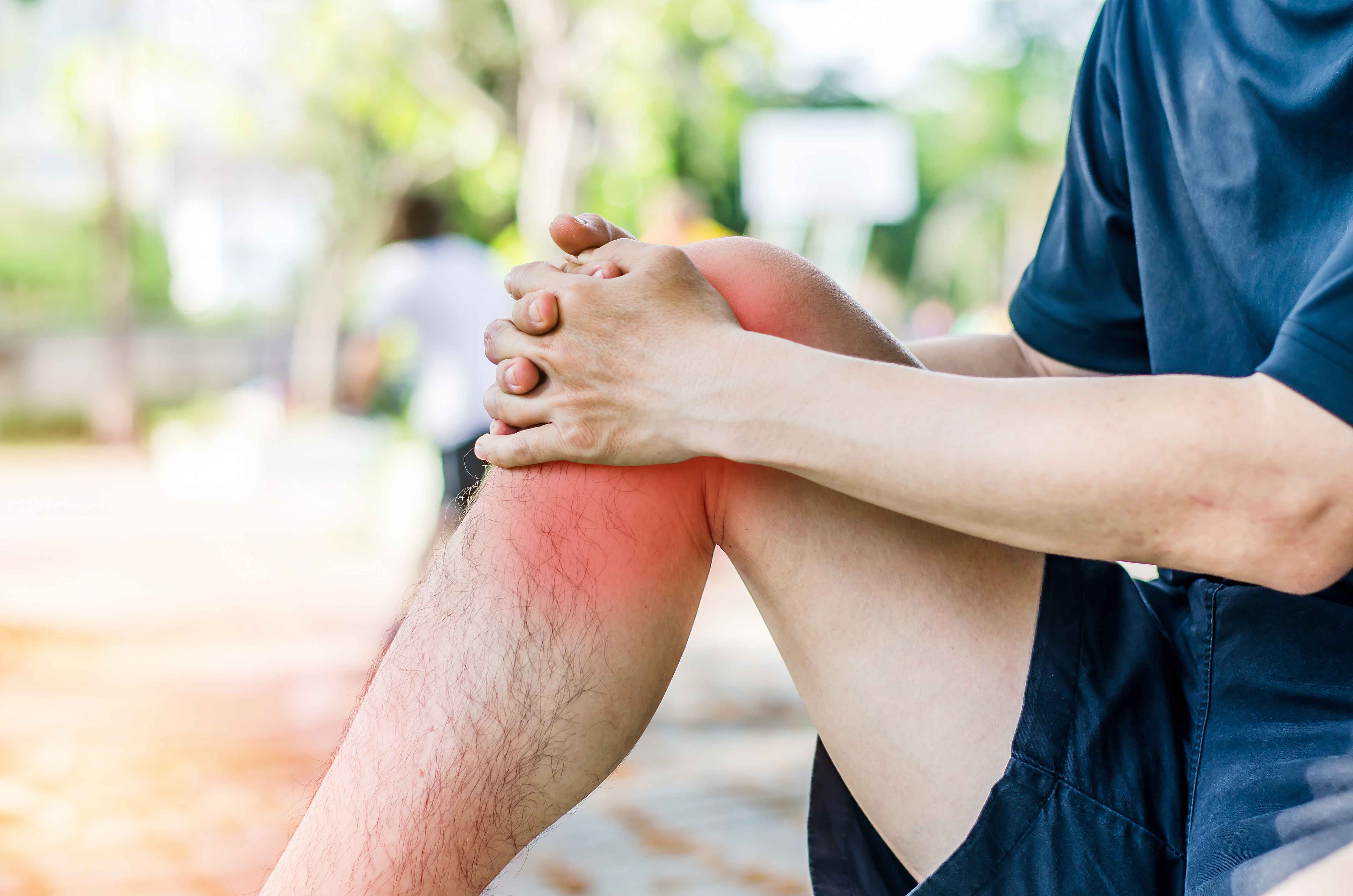 四肢關節疼痛，反復發作，或與這5個原因有關，了解後，及時治療