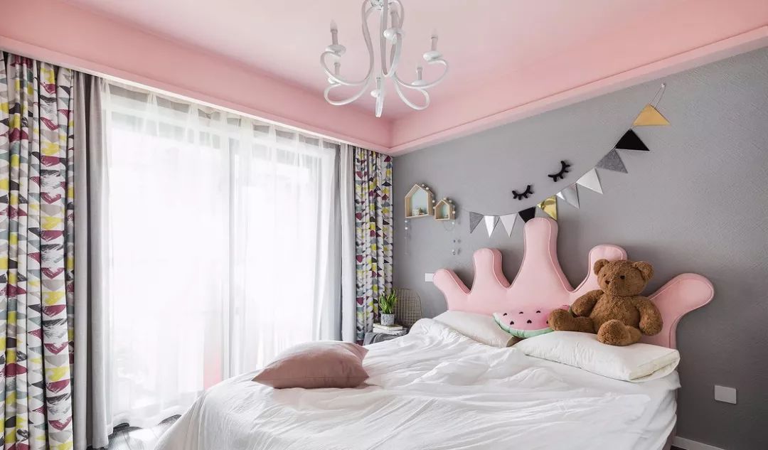 108㎡现代简约三居，卧室背景墙还能这样设计