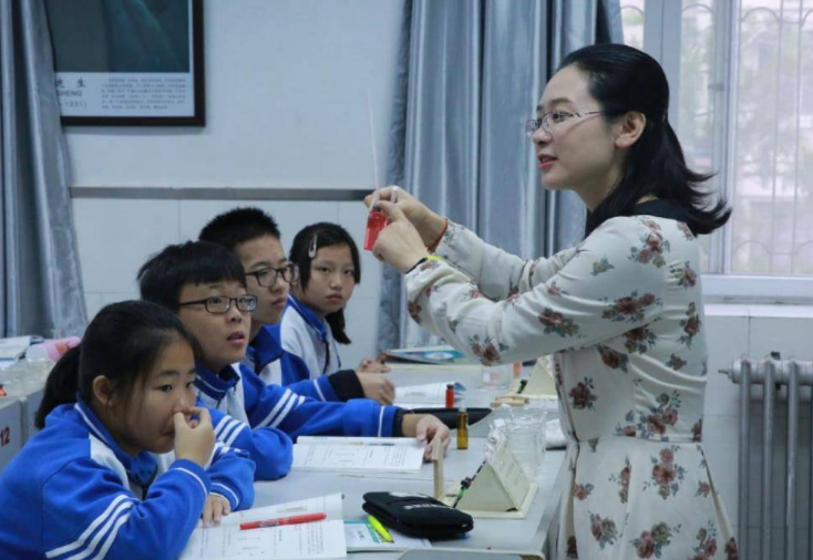 “民转公”基本敲定，民办教师的出路在哪里？这3个方向很不错