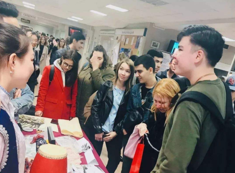 王力宏的母校伯克利，在国内是什么水平？是“野鸡大学”吗？