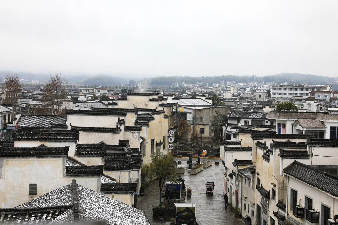 徽州过大年| 雪润黟县，淡雅如画。