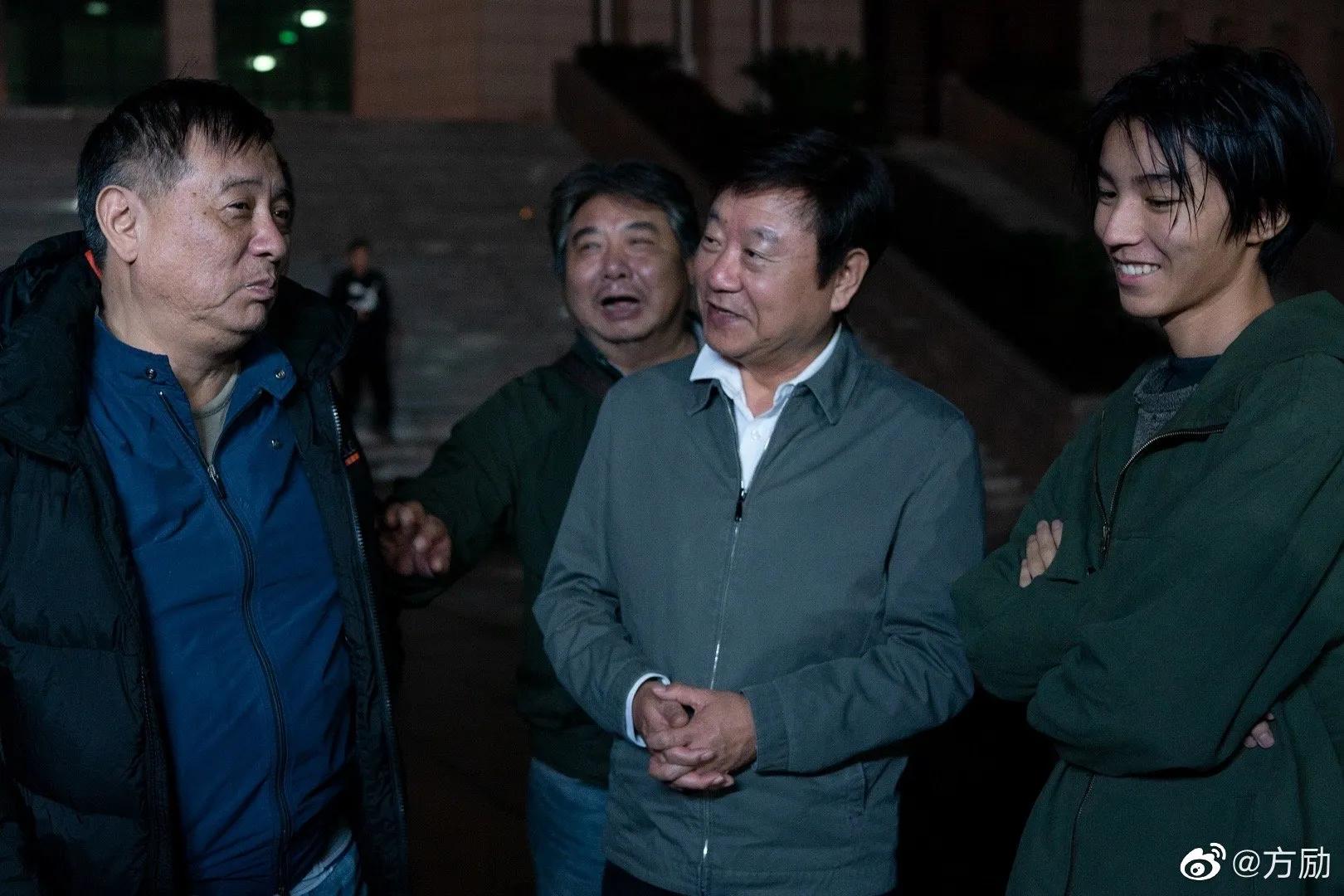 王俊凯颠覆形象饰演孟超，伤口清晰可见，这些路透图你看过几张