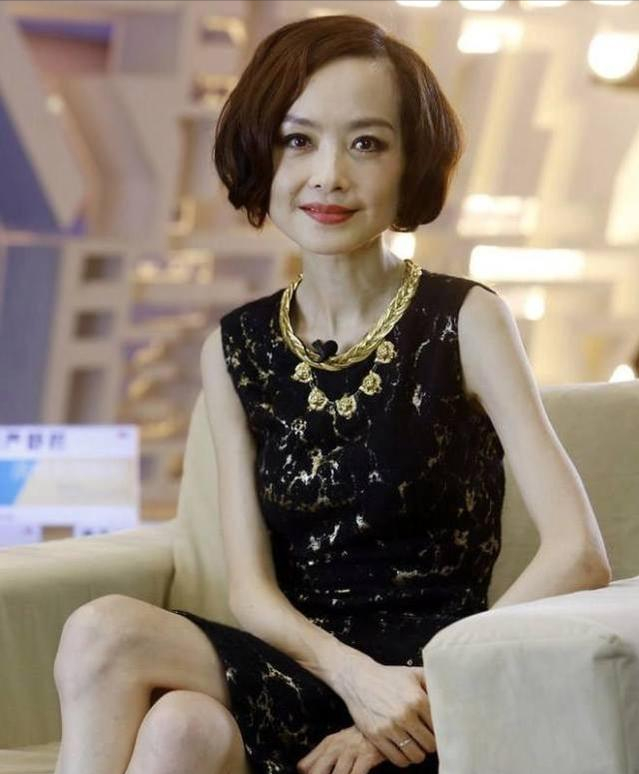 纸片人,排骨胸,行走的"骷髅",这些女星瘦成这样,真不好看啊