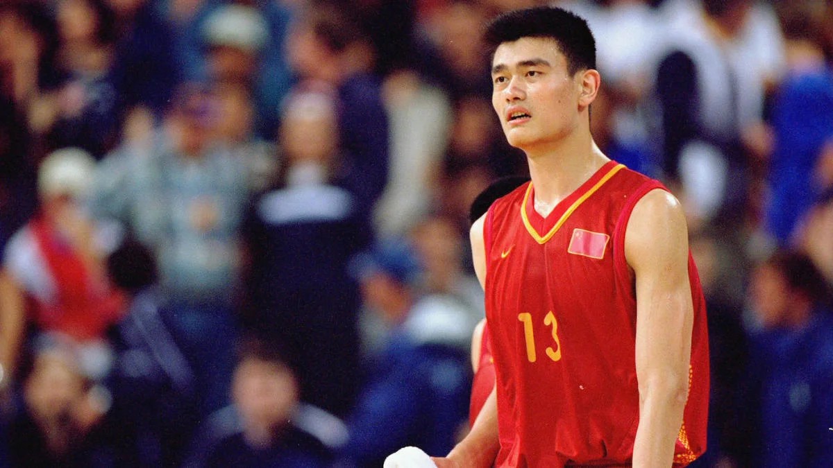 姚明：中国篮球的希望，一人扛起一国，没有伤病的他能走的多远？