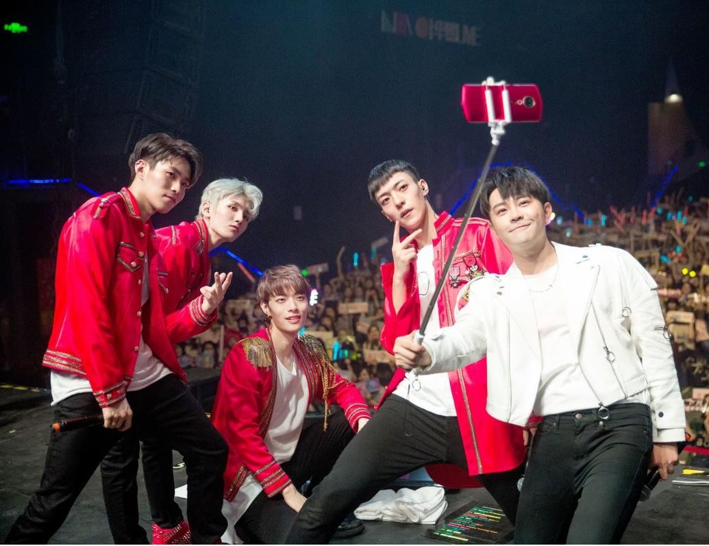 “大起大落”灵超：曾在机场跟路人冲突，后遭好朋友出卖