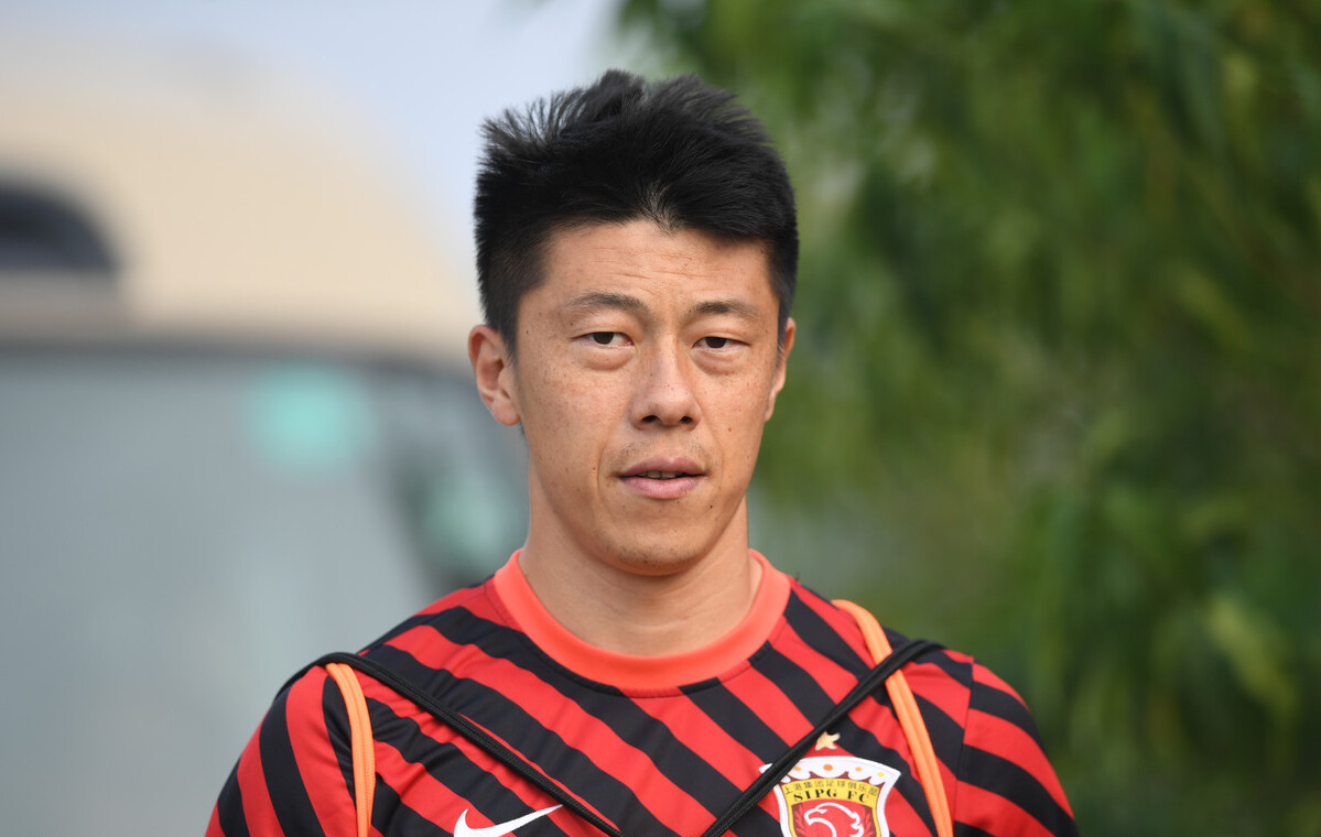 后悔!上港为放走于睿付出昂贵代价,球队因此被对手高空球打爆