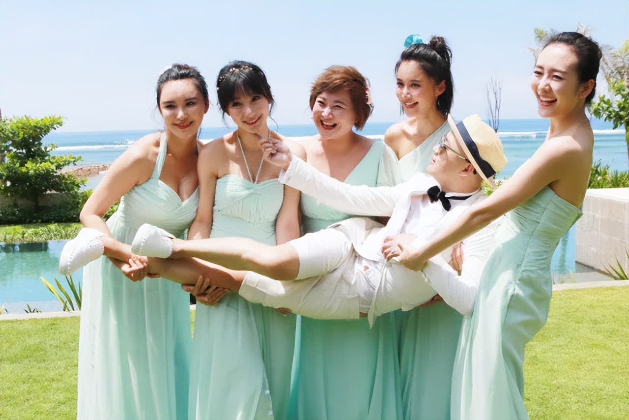 包贝尔拍戏指导殷桃上脚踹女群演 殷桃于心不忍改变方式更人性化