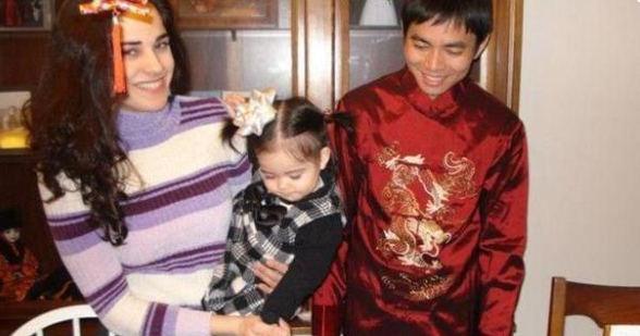 13年前，35岁中国保安娶26岁美国外教，他们现状如何？