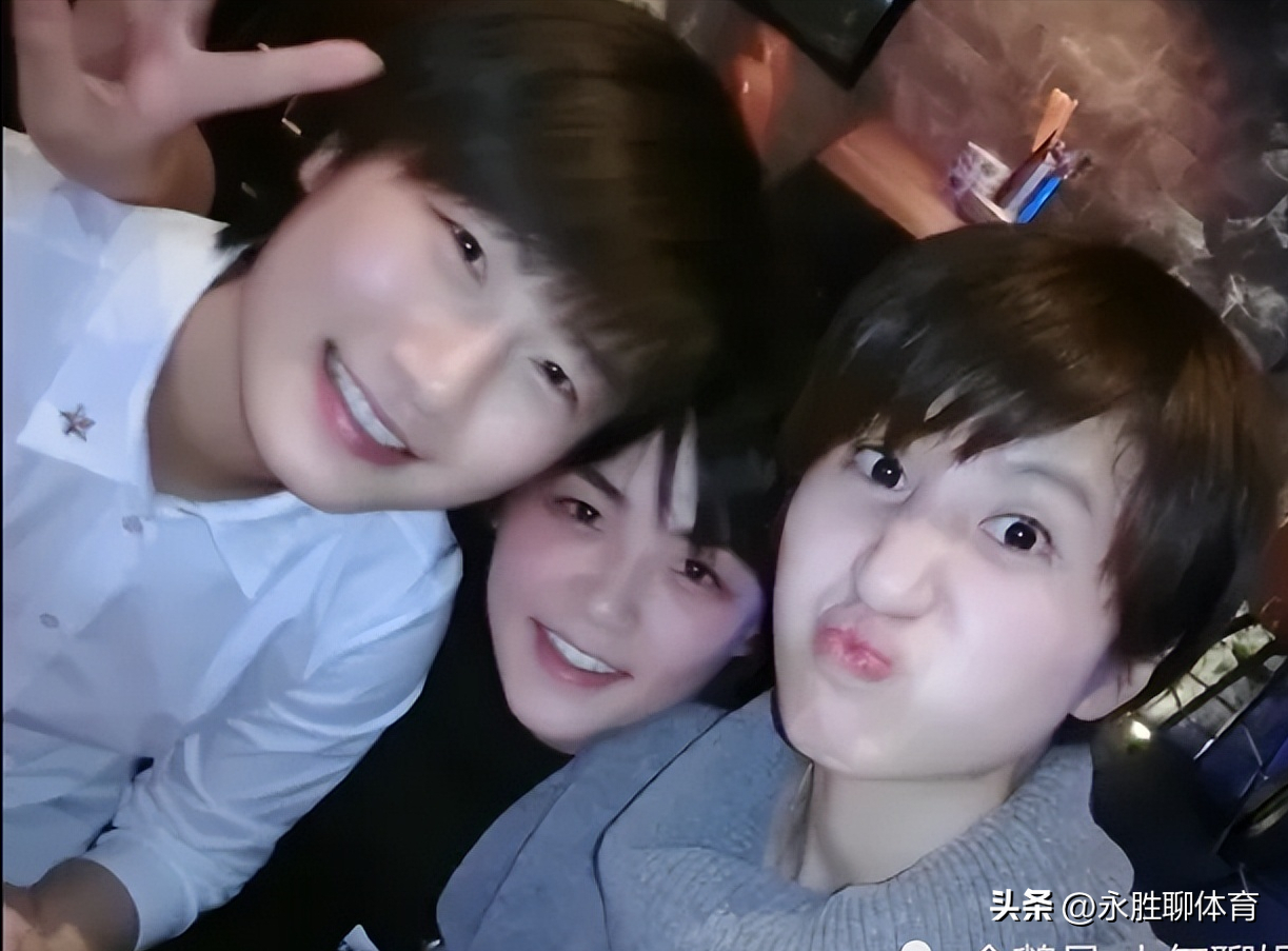 許昕老婆比許昕大幾歲（許昕34歲妻子重上“賽場”，身材高挑皮膚白皙，和丁寧歡樂互動）