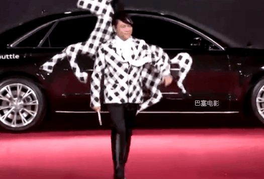 男明星在红毯上作的“怪”，穿丑衣、爱作妖，风头出尽