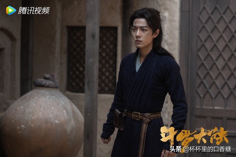 2021明星年度热搜榜！白鹿第九、杨洋第七、热巴第四，龚俊第二