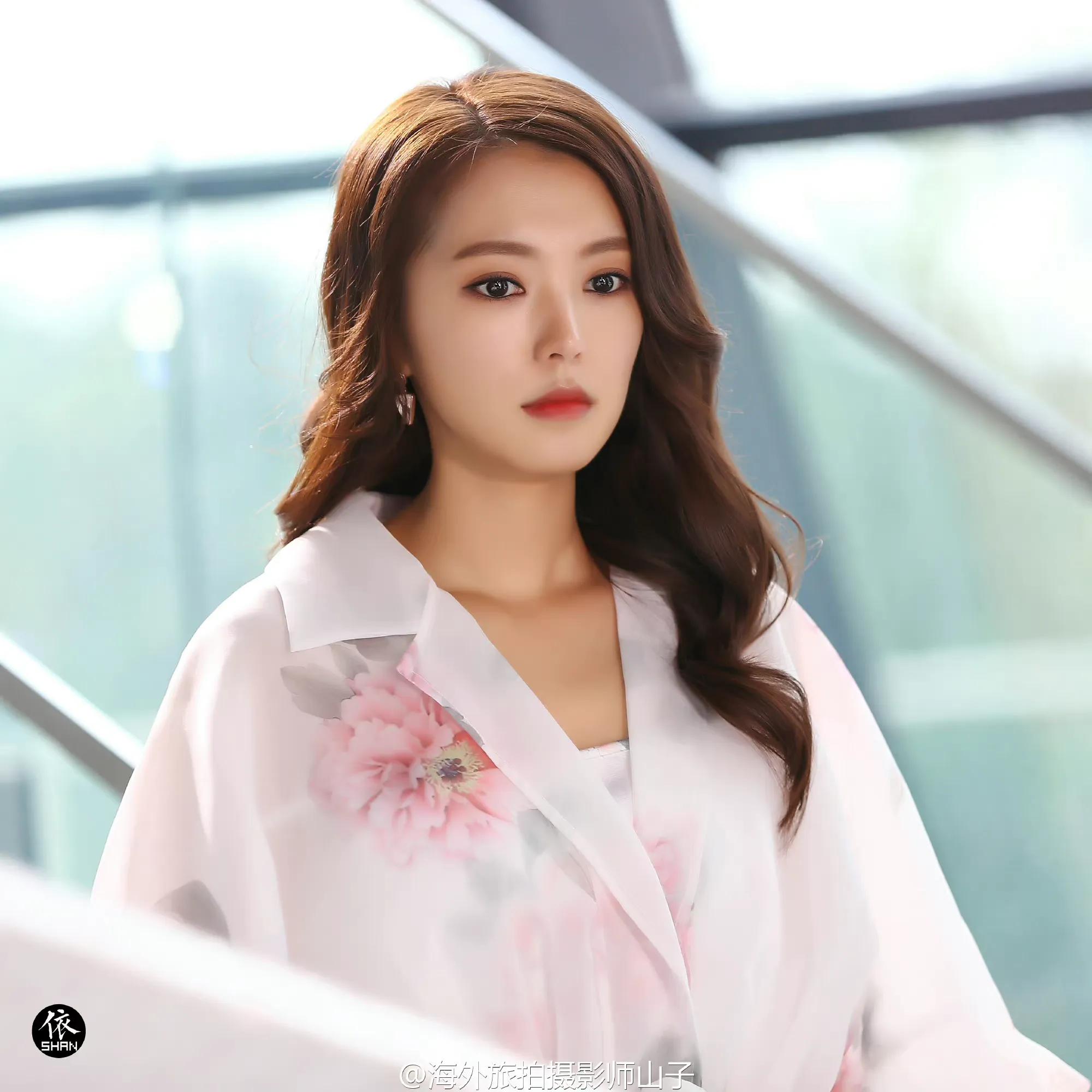 提起申珉熙可能大家不熟悉,但是千金归来这部电视剧里面的女二号丁