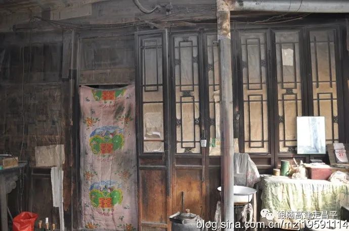 由著名导演执导的三部影片中的昌平沙河镇的影像