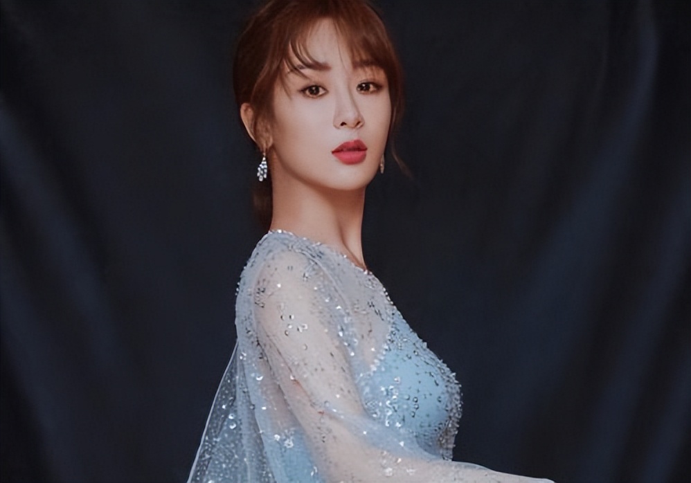 颜值不足脖子凑！这8位女星的天鹅颈太优越，气质一下就出来了