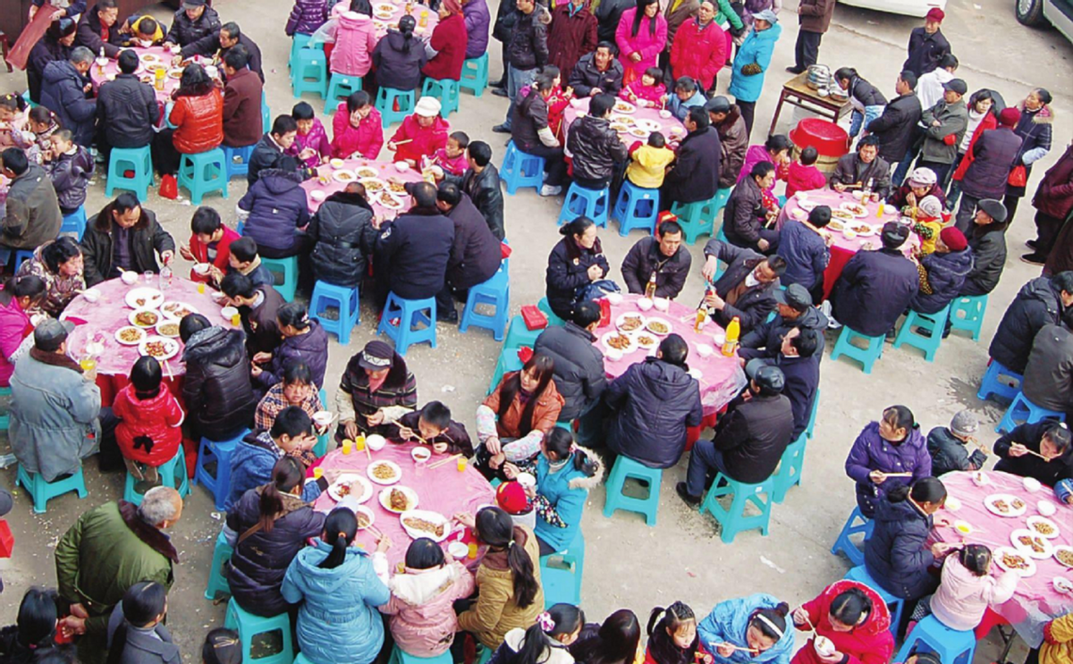 办宴席时,怎样的祝酒致辞,显得大方得体?行家:牢记"3句话"