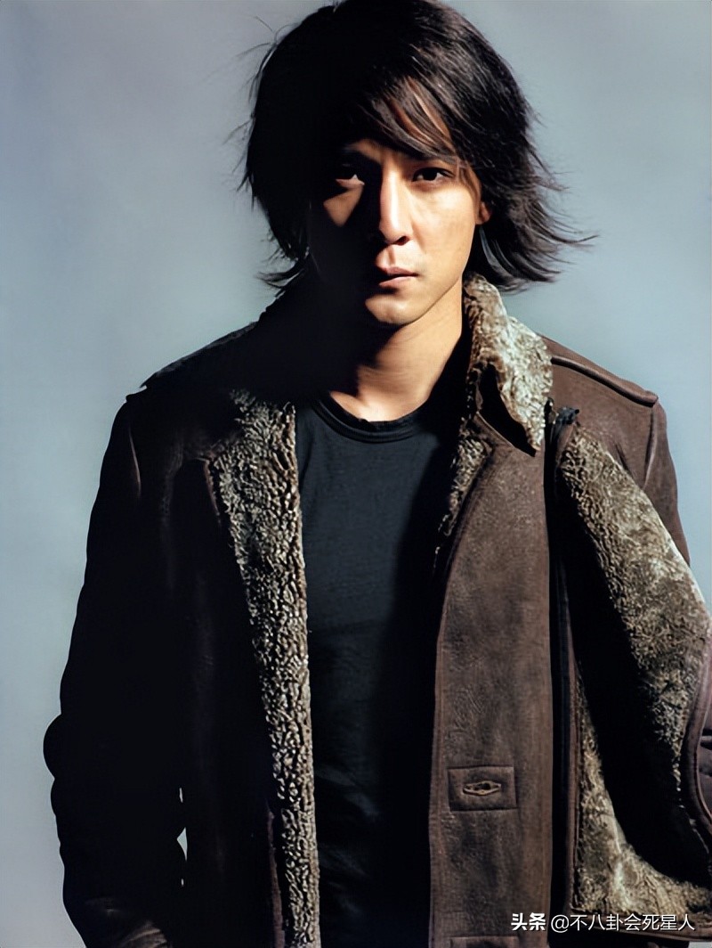 10位港台长发男星，郑伊健帅气逼人，伍佰气质狂放不羁