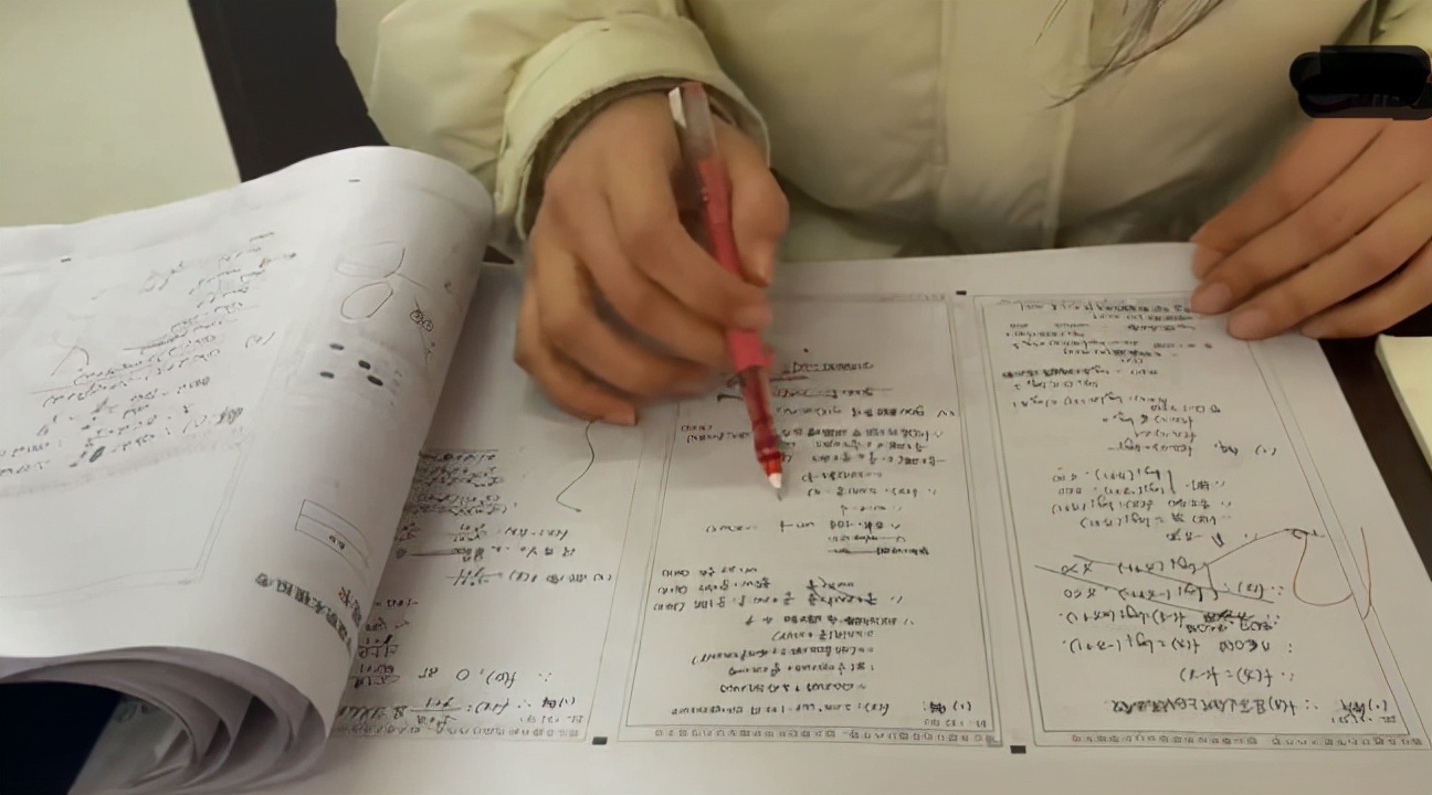 期末考试结束，数学老师的快乐又来了，“零蛋”画得越来越顺手了