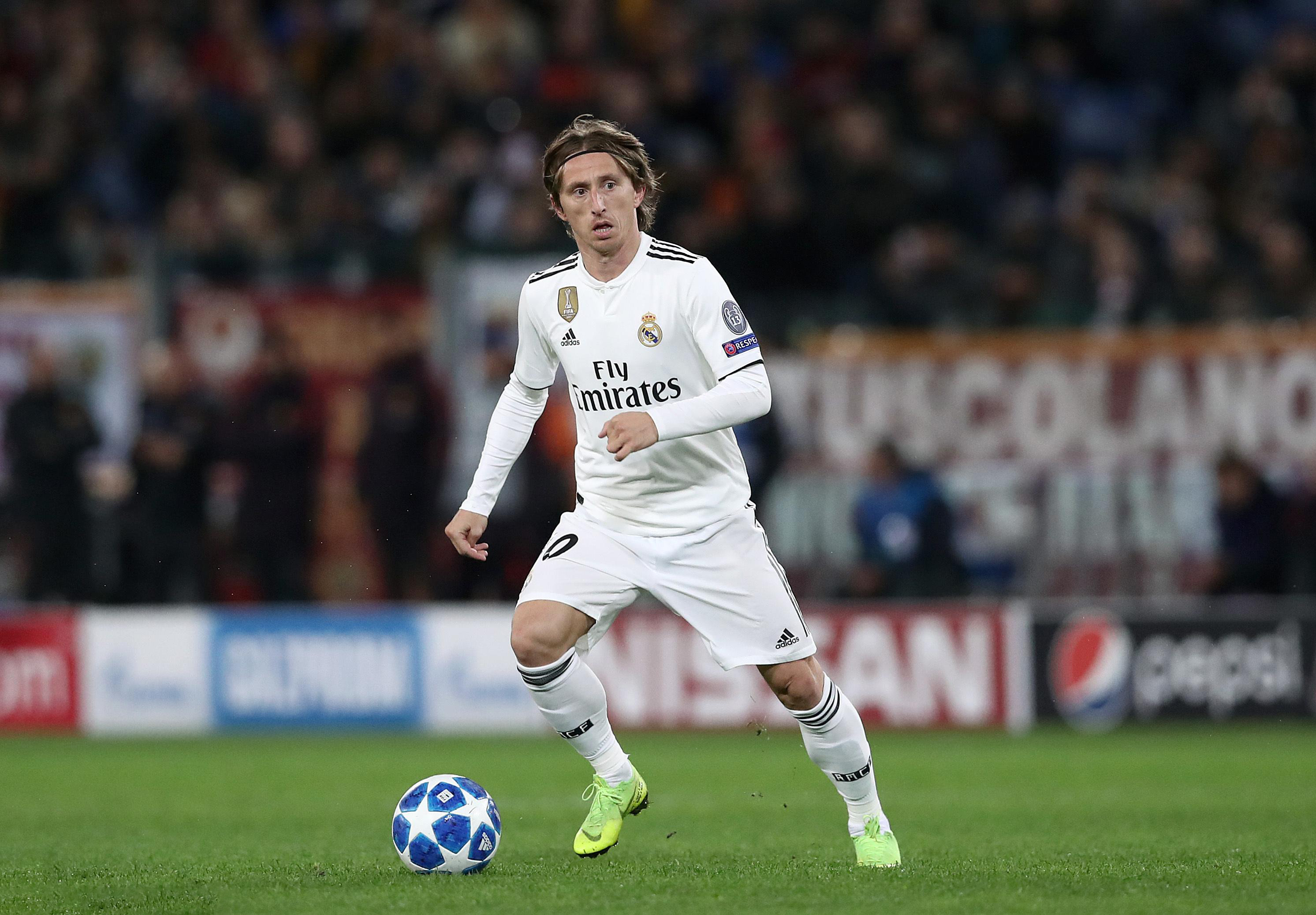 莫得里奇(打破梅罗统治的人,"中场魔术师"莫德里奇,皇马永不凋零的